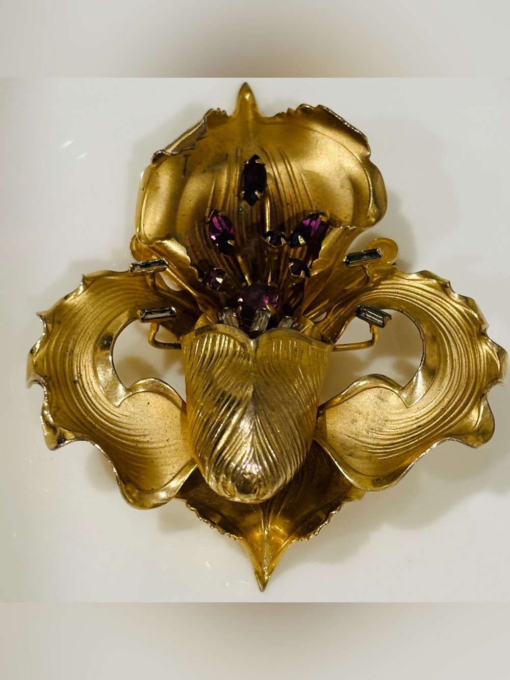 Vintage Gold Tone 3D Iris brooch